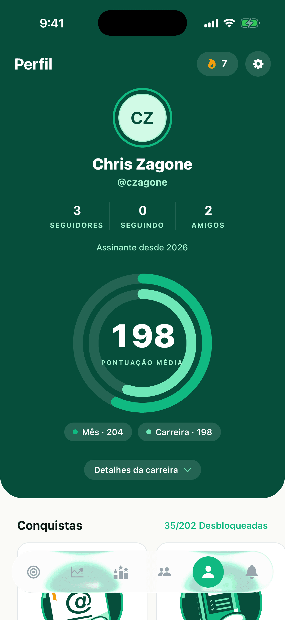 Um perfil de jogador com @usuário, sequência, vitrine de conquistas e rodadas recentes